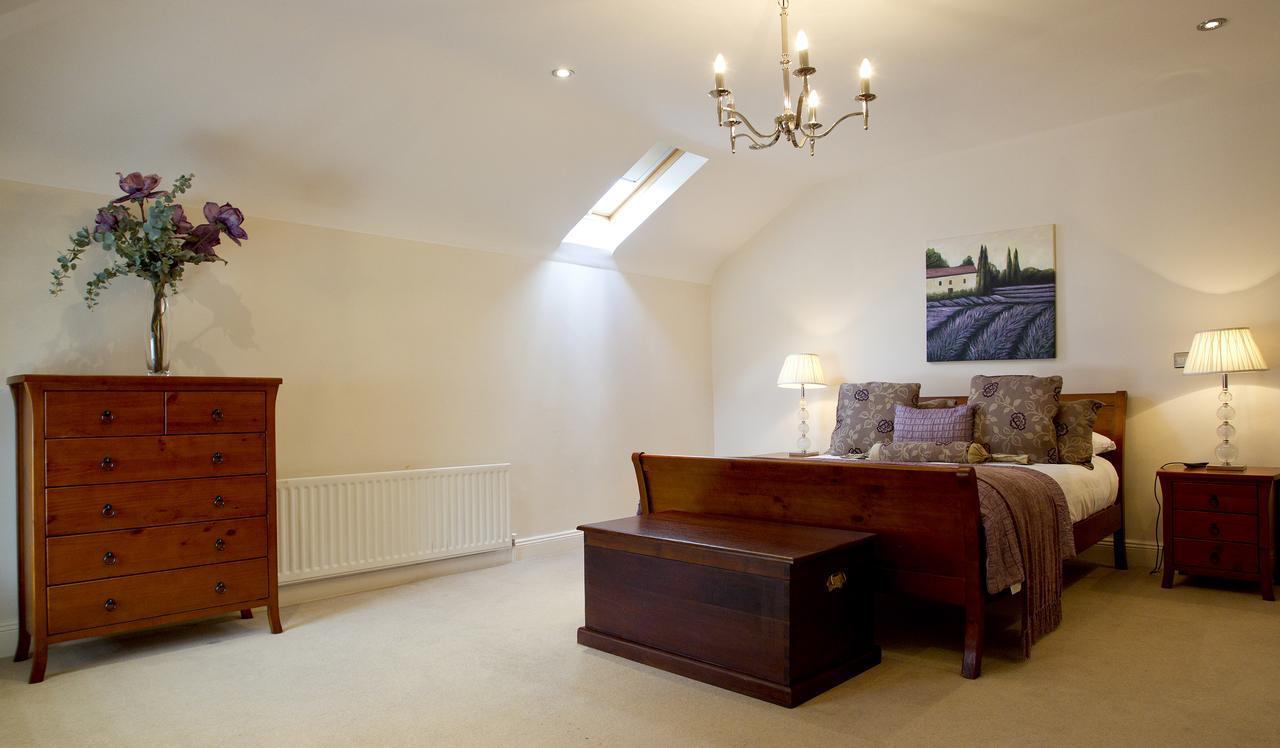 Moyvalley Hotel Self Catering Cottages Moyvally Exterior foto