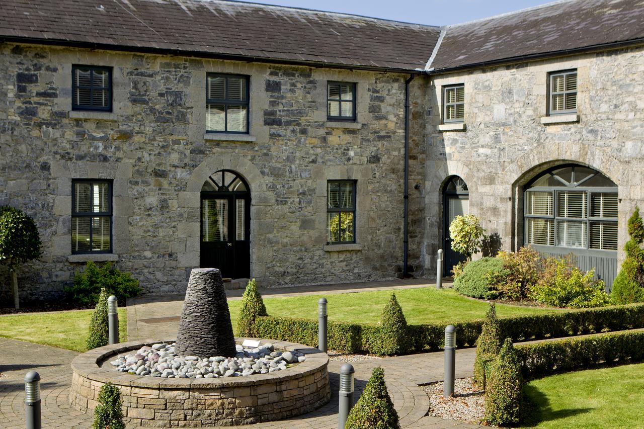 Moyvalley Hotel Self Catering Cottages Moyvally Exterior foto