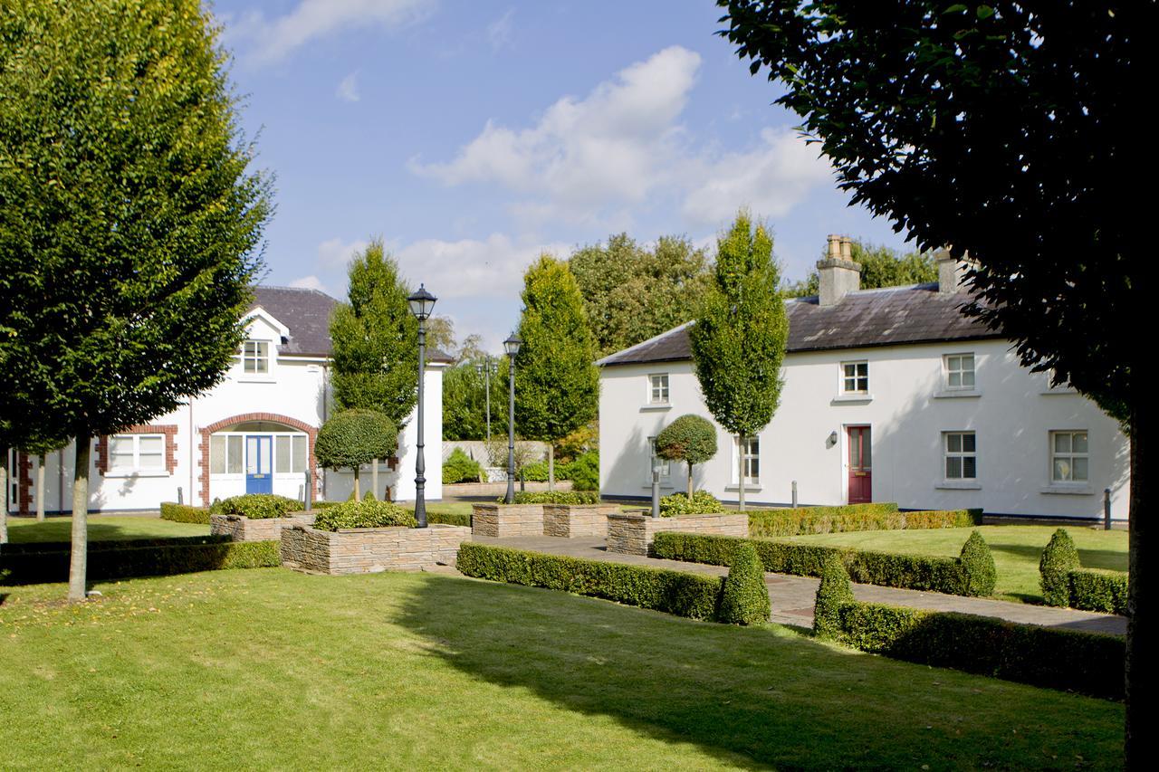 Moyvalley Hotel Self Catering Cottages Moyvally Exterior foto
