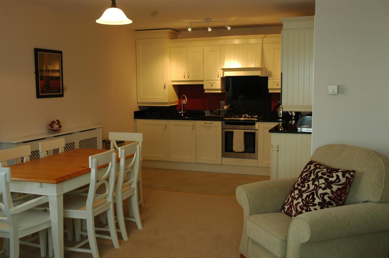 Moyvalley Hotel Self Catering Cottages Moyvally Exterior foto