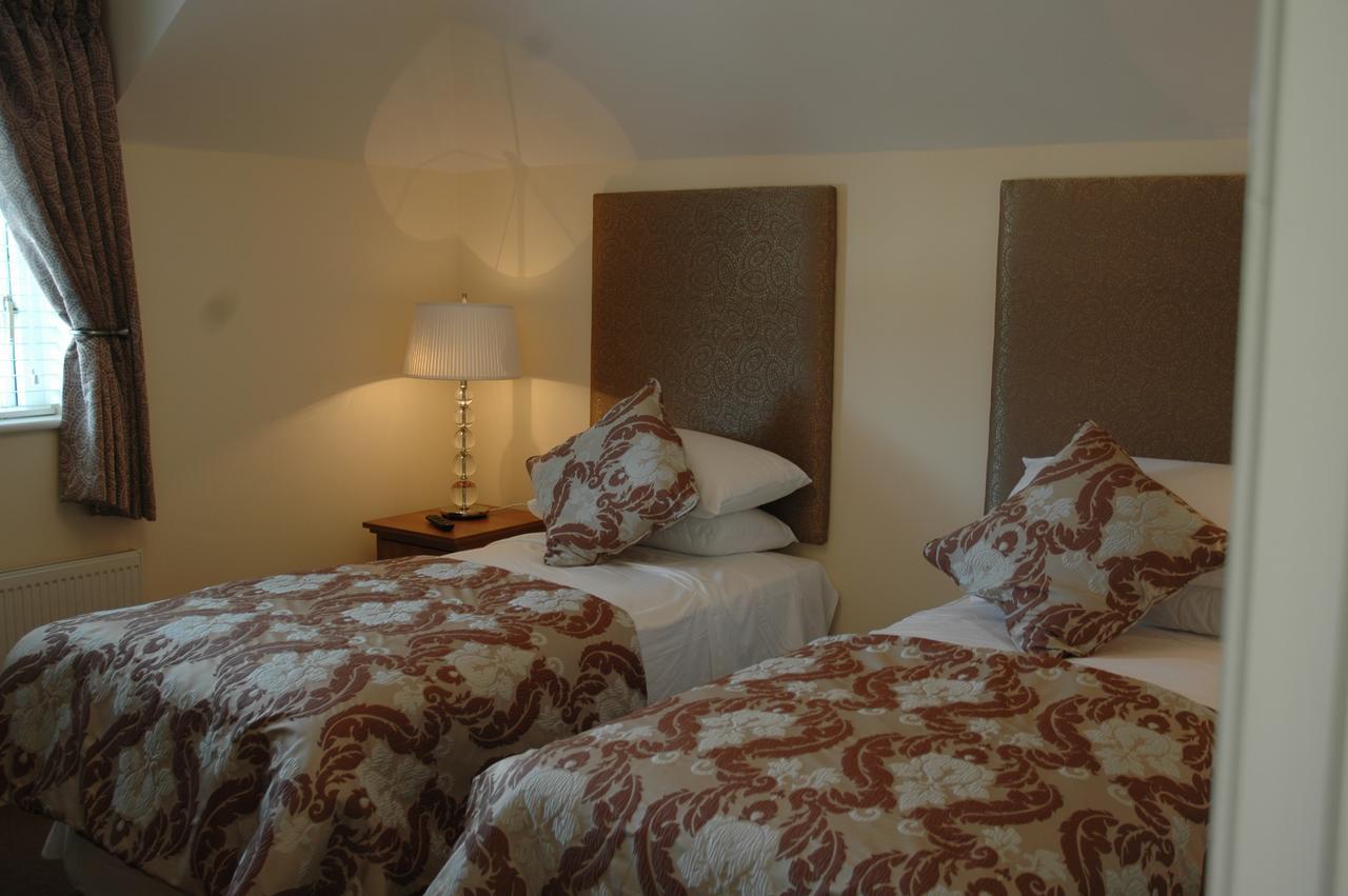 Moyvalley Hotel Self Catering Cottages Moyvally Exterior foto